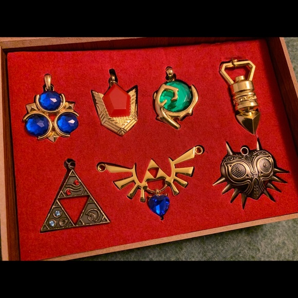 SOLD!! The Legend of Zelda Collection - Picture 3 of 6